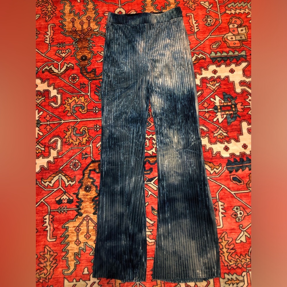 Forever21 velvet bell bottom pant trouser! Sized medium woman